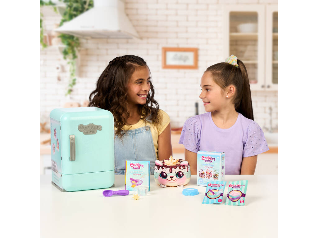 Cookeez Makery Frigorífico Mágico con Peluche Sorpresa